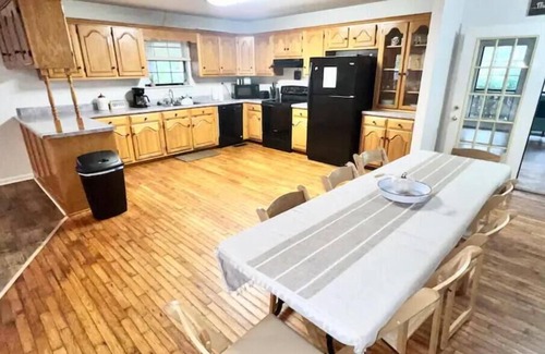 Albertville Cabin | Boulder Lodge Cabin on Lake with Kids Inflatables