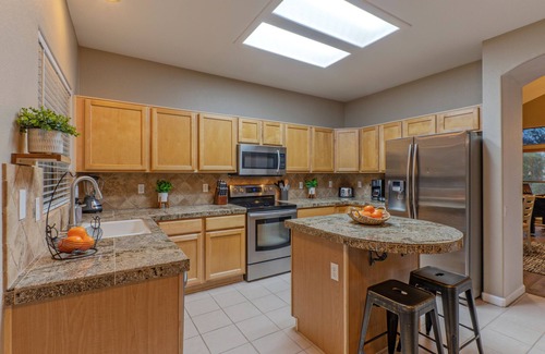 Boulder Mountain Highlands House | Boulder MT Highlands: Near Golf & Trails, POOL w/Opt Heat, Spa, Putt Green, King Beds & TVs All BRs