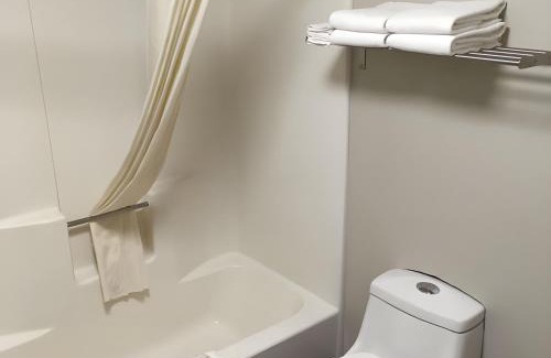 Gunbarrel Hotel | Boulder Twin Lakes Inn