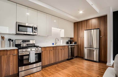 Near North Side Apartment | Boulevard Stays | 5 Minutes to Magnificent Mile and River North