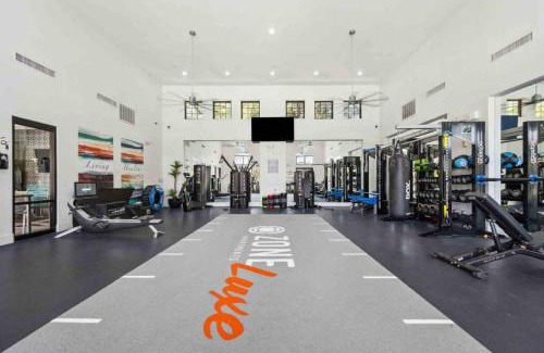 Glendale Sports and Entertainment District Apartment | Boulevard Stays Luxe 2BR by the Stadium Pool Parking Gym 10
