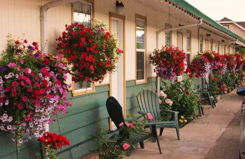 Okanagan-Similkameen Hotel | Boundary Motel