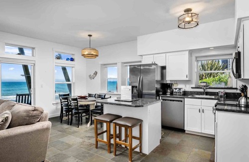 Lincoln Beach House | Boundless Ocean Views From Home and Hot Tub, Pet Friendly, Private Deck, Fireplace, Steps to Beach