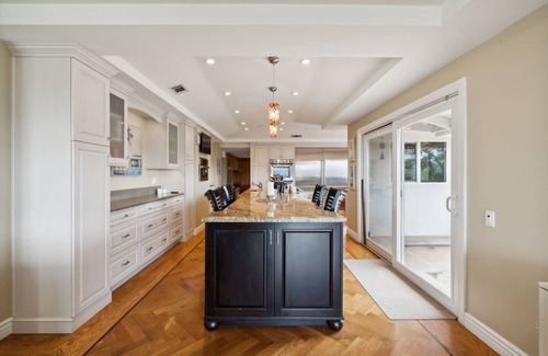 Thousand Oaks House | Bouquet Cottage (4-Bedroom Home) with Pool - Pets Allowed by RedAwning