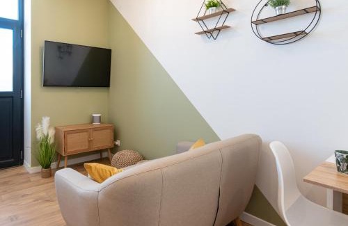 Bourgoin-Jallieu Apartment | Bourgoin T2 proche Gare Netflix Tout Confort