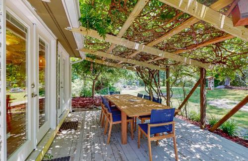 Monument Beach House | Bourne Glen