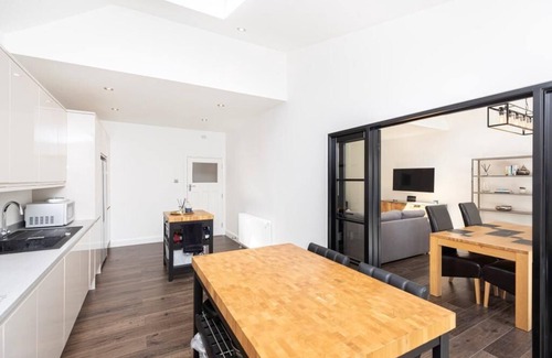 Southbourne House | BOURNECOAST: TWO BEDROOM MODERN FAMILY BUNGALOW NEAR SHOPS/RIVER/BEACH - HB2079
