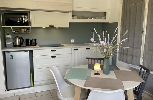 Vierville-sur-Mer Apartment | Boutik'Home - 3-room apartment for 4 people on the seafront