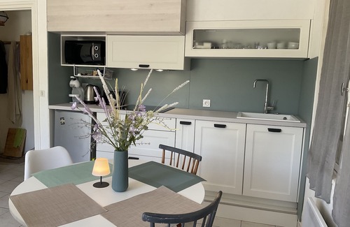 Vierville-sur-Mer Apartment | Boutik'Home - 3-room apartment for 4 people on the seafront