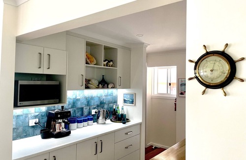 Merimbula Apartment | Boutique and spacious studio with fabulous ocean views and close to the beach