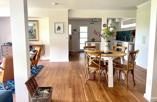 Merimbula Apartment | Boutique and spacious studio with fabulous ocean views and close to the beach