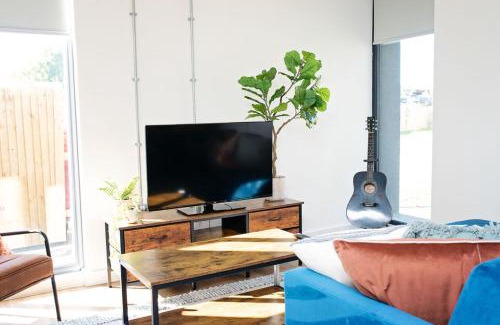 Warrington Apartment | Boutique apartment quiet area everythings close