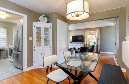 Ames House | ‼️Boutique Crane Haven | Games & Grill