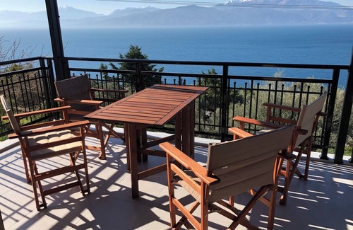 Monastiraki Villa | Boutique Family Villa
