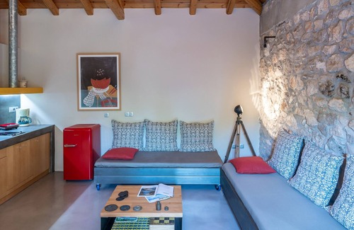 Neo Souli House | Boutique Stone Cottage w. large private Terraces