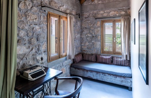 Neo Souli House | Boutique Stone Cottage w. large private Terraces