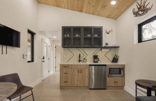Grant House | Bow & Arrow Creekside Sauna Cold Plunge