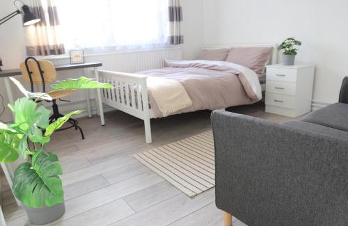 Bow West House | Bow House - SleepyLodge