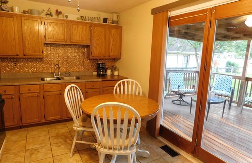 East Peoria House | Bow Wow/Meow! Fenced Yard-5 min to Downtown Peoria