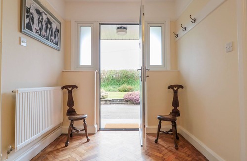 Westbrook Court Cottage | BOWER VIEW, pet friendly, character holiday cottage in Madley