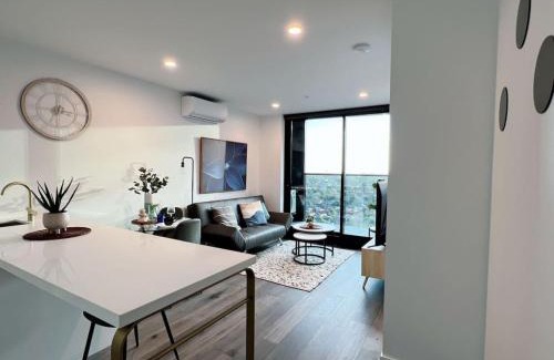 Box Hill Apartment | Box Hill 1BR Apt with Pool,Gym,Sauna l158