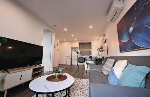 Box Hill Apartment | Box Hill 1BR Apt with Pool,Gym,Sauna l158
