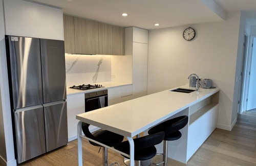 Box Hill Apartment | Box Hill Centre 2BR home for family of 4