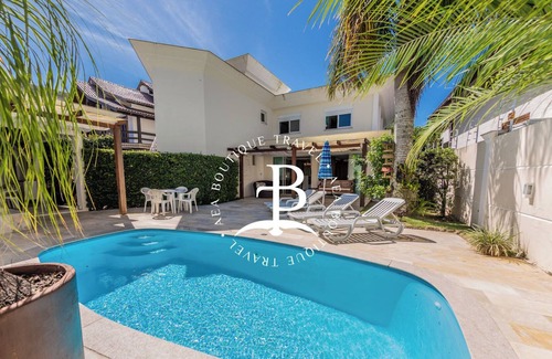 Jurere Internacional House | Vrbo Property