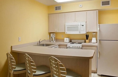 Ormond Beach Apartment | Bracing Outrigger Beach Club, Beach View Suite