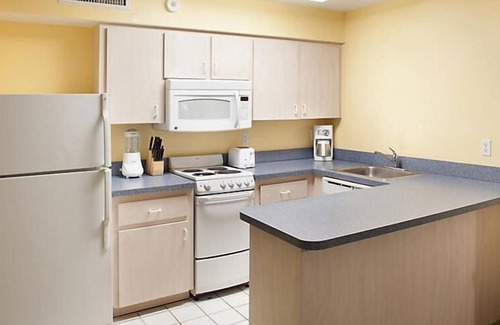 Ormond Beach Apartment | Bracing Outrigger Beach Club, Beach View Suite