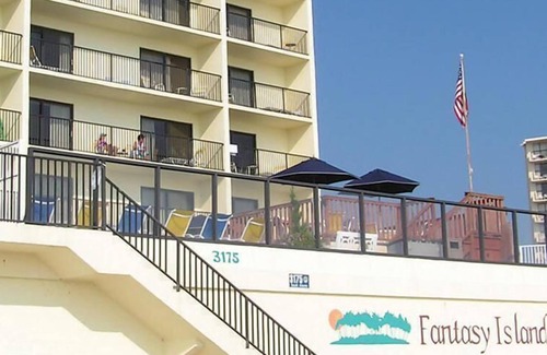Ormond Beach Apartment | Bracing Outrigger Beach Club, Beach View Suite