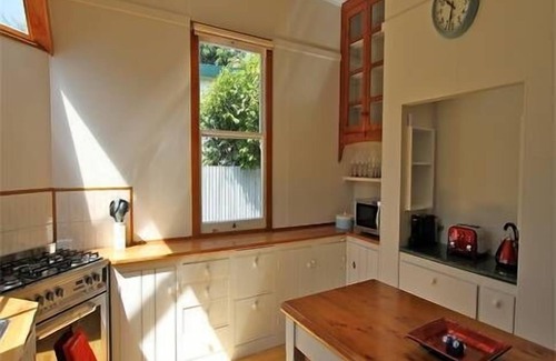 Penguin House | Braddon House - The Gracious Lady