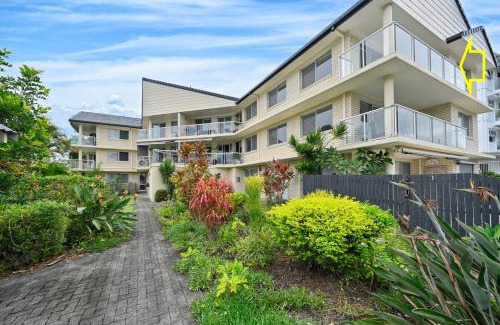Maroochydore Apartment | Bradman Ave Gem - River Views & Outdoor Activities