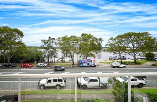 Maroochydore Apartment | Bradman Ave Gem - River Views & Outdoor Activities