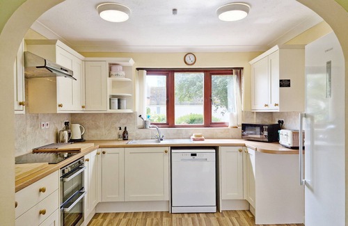 Singleton Cottage | Bramley Cottage - sleeps 6 guests in 3 bedrooms