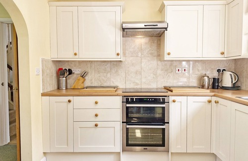 Singleton Cottage | Bramley Cottage - sleeps 6 guests in 3 bedrooms