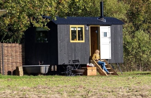 Woodbridge Cabin | 'Bramley' Hut on private Farm