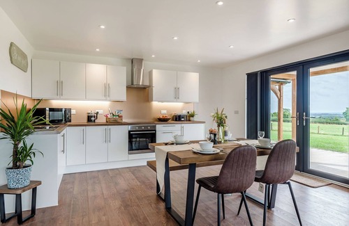 Kington Cottage | Bramley Lodge - UK38384