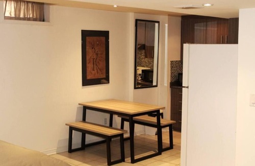 Brampton Apartment | Brampton Oasis. Unique Bachelor Apartment.