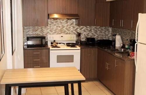 Brampton Apartment | Brampton Oasis. Unique Bachelor Apartment.