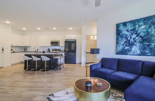 Pecan Springs Springdale Condo | Brand new 2/2 10 minutes to downtown