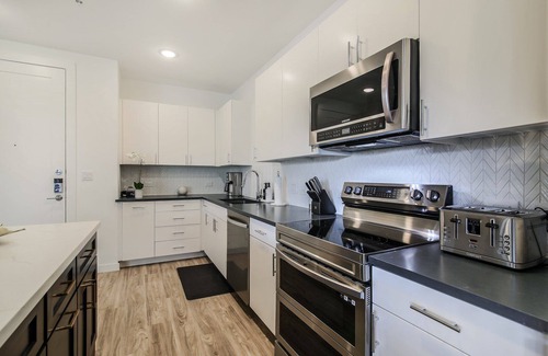 Pecan Springs Springdale Condo | Brand new 2/2 10 minutes to downtown