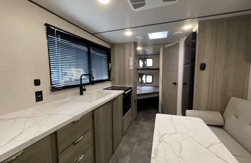 Crystal Beach House | BRAND NEW 2025 RV on a Private Canal Lot and close to Beach