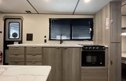 Crystal Beach House | BRAND NEW 2025 RV on a Private Canal Lot and close to Beach
