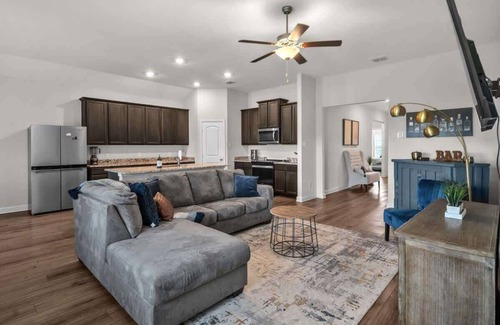 Converse House | BRAND NEW! 4 BR Home in Converse