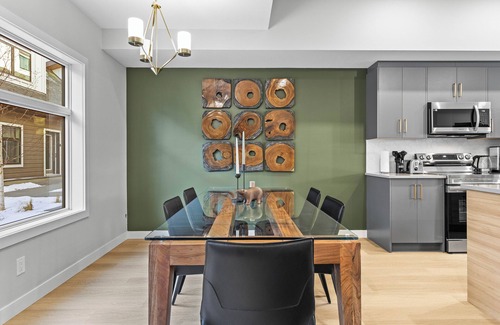 Harvie Heights Apartment | Brand New 8BR Family Retreat