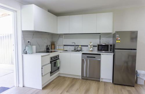 Werribee House | Brand New Backyard Guest House in Werribee CBD