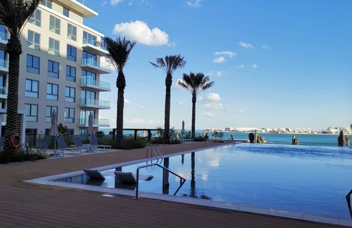 Muharraq Apartment | Brand new beachfront studio