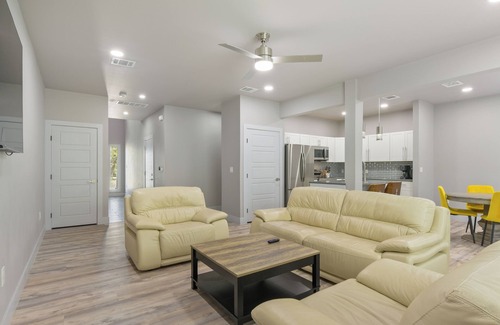 Spicewood House | Brand New Build in 2025! Premium Appliances, Designer Finishes, Lake Nearby