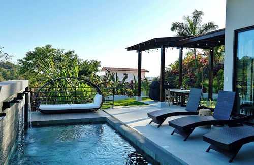 El Cerro House | Brand New Casa Lunula 4-bedroom 4.5 Bath house in Manuel Antonio w/Private Pool